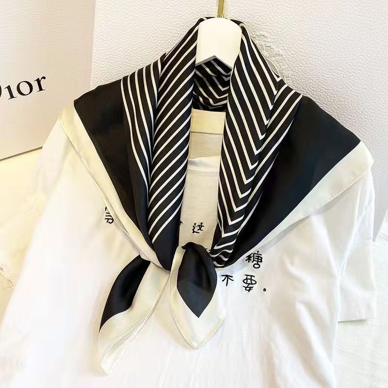 Модный квадратный 70 см черно- – обзор и цена Silk Tie Striped