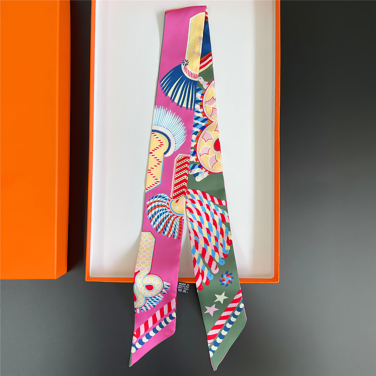 Брендовый дизайн, саржевый 100 – обзор и цена Silk Neck Scarf