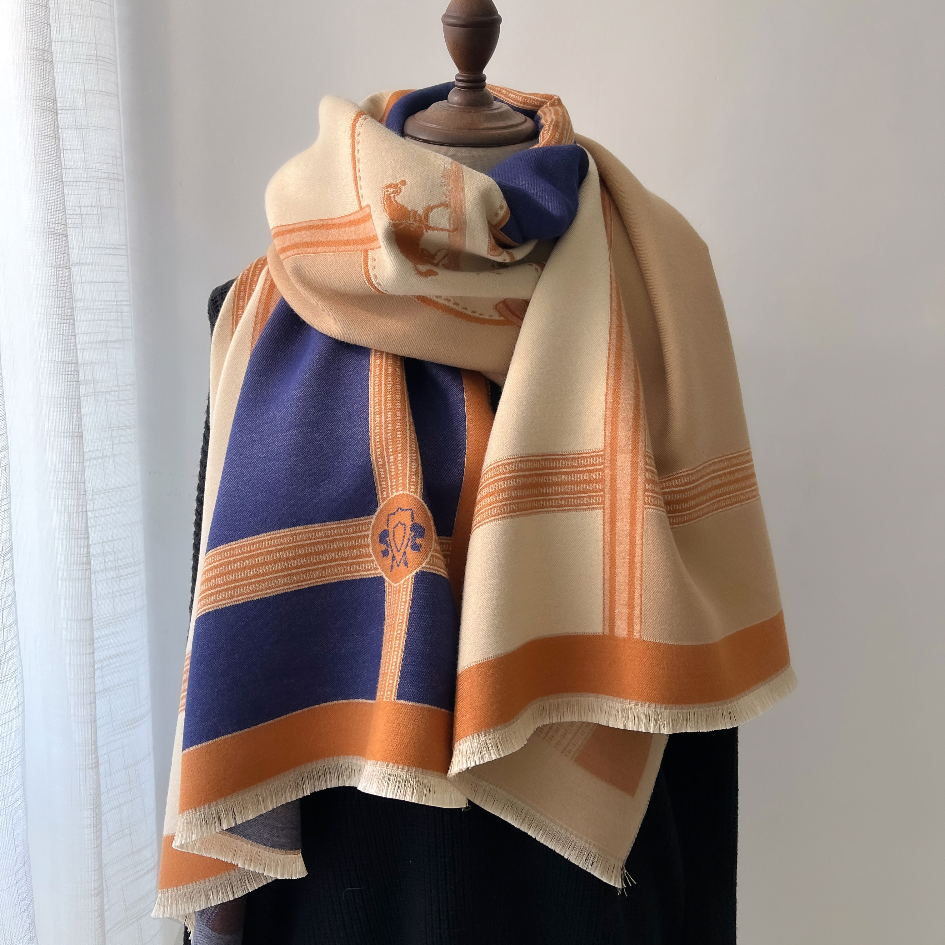 Зимний кашемировый шарф, женск – обзор и цена Woven Scarf Blanket