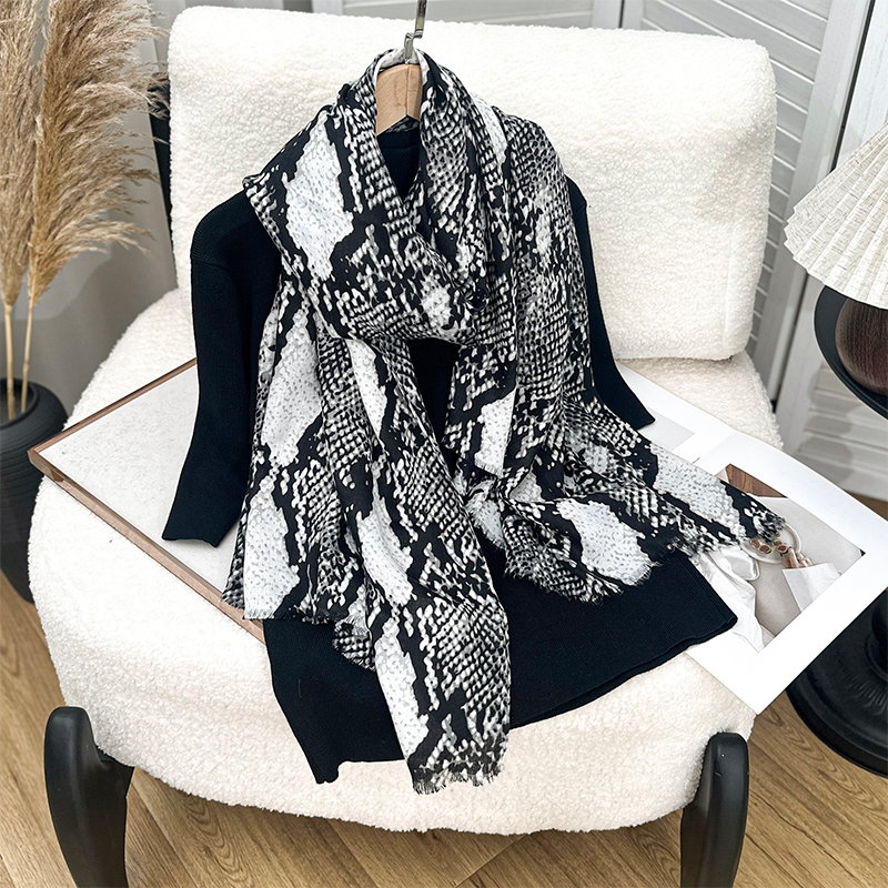 Роскошный брендовый шарф с лео – обзор и цена Pashmina Wrap Large