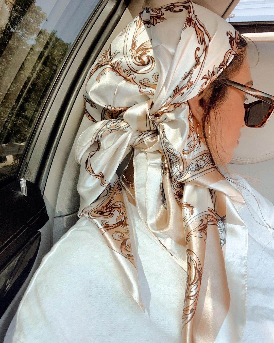 Атласный квадратный шарф, женс – обзор и цена Silk Neck Scarf