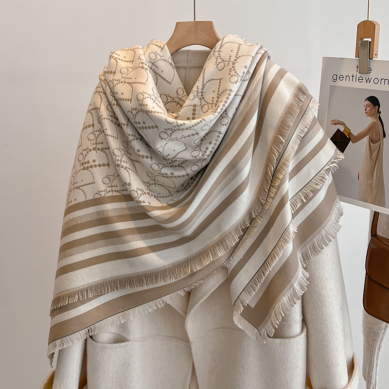 Элегантный полосатый дизайнерс – обзор и цена Woven Scarf Blanket