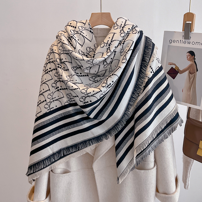 Элегантный полосатый дизайнерс – обзор и цена Woven Scarf Blanket