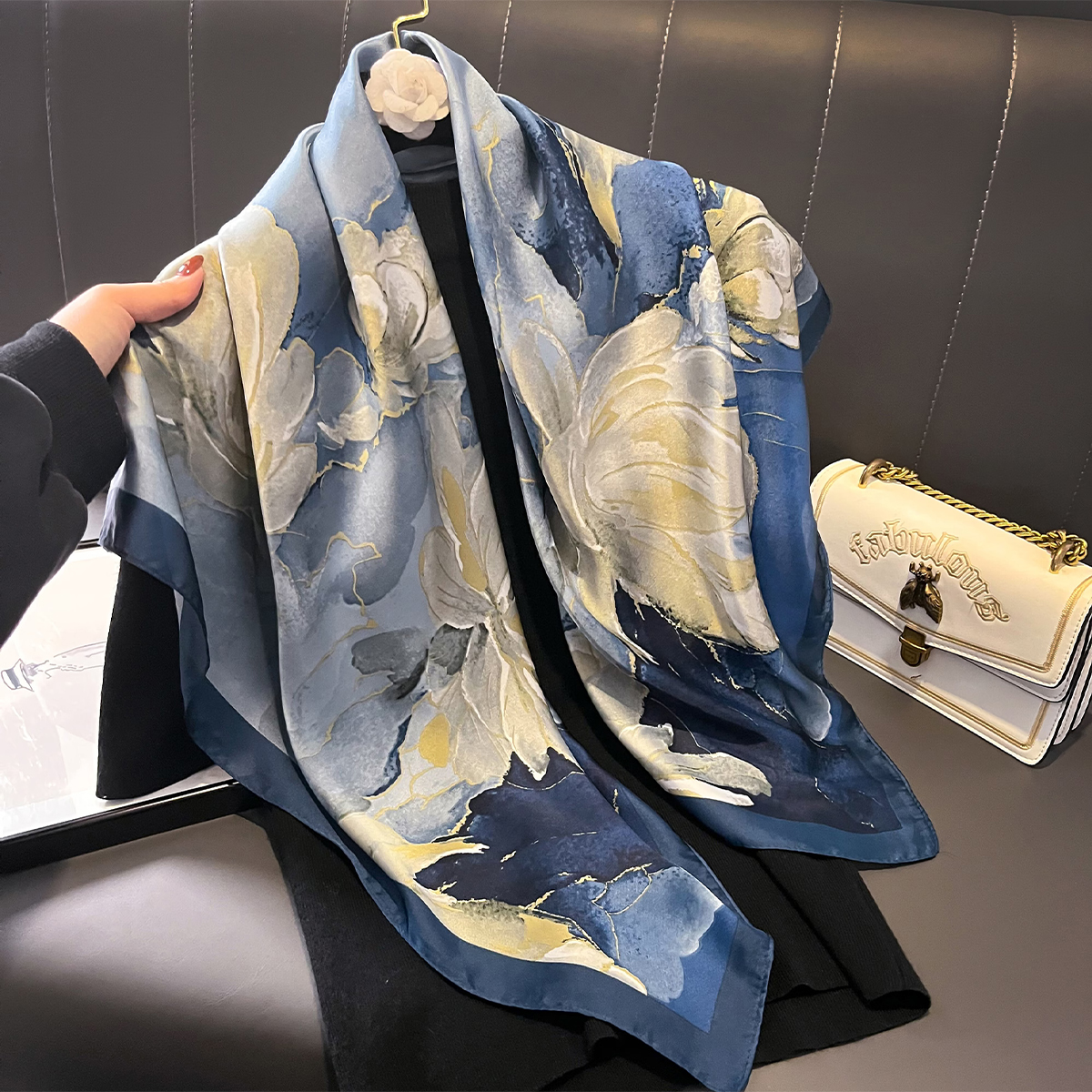 Последний дизайн, шарфы с прин – обзор и цена Scarf Silk Square