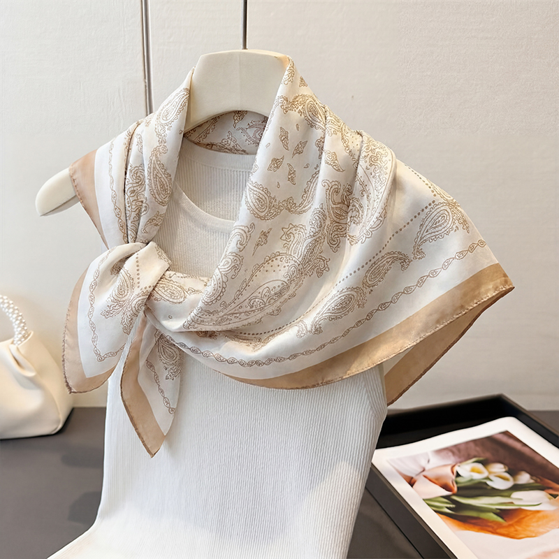 Винтажный бежевый квадратный п – обзор и цена Silk Neck Scarf