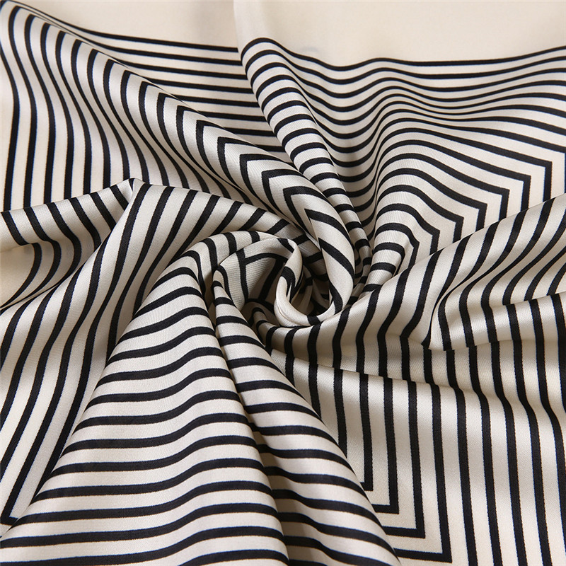 Квадратные шарфы с бахромой, б – обзор и цена Silk Tie Striped
