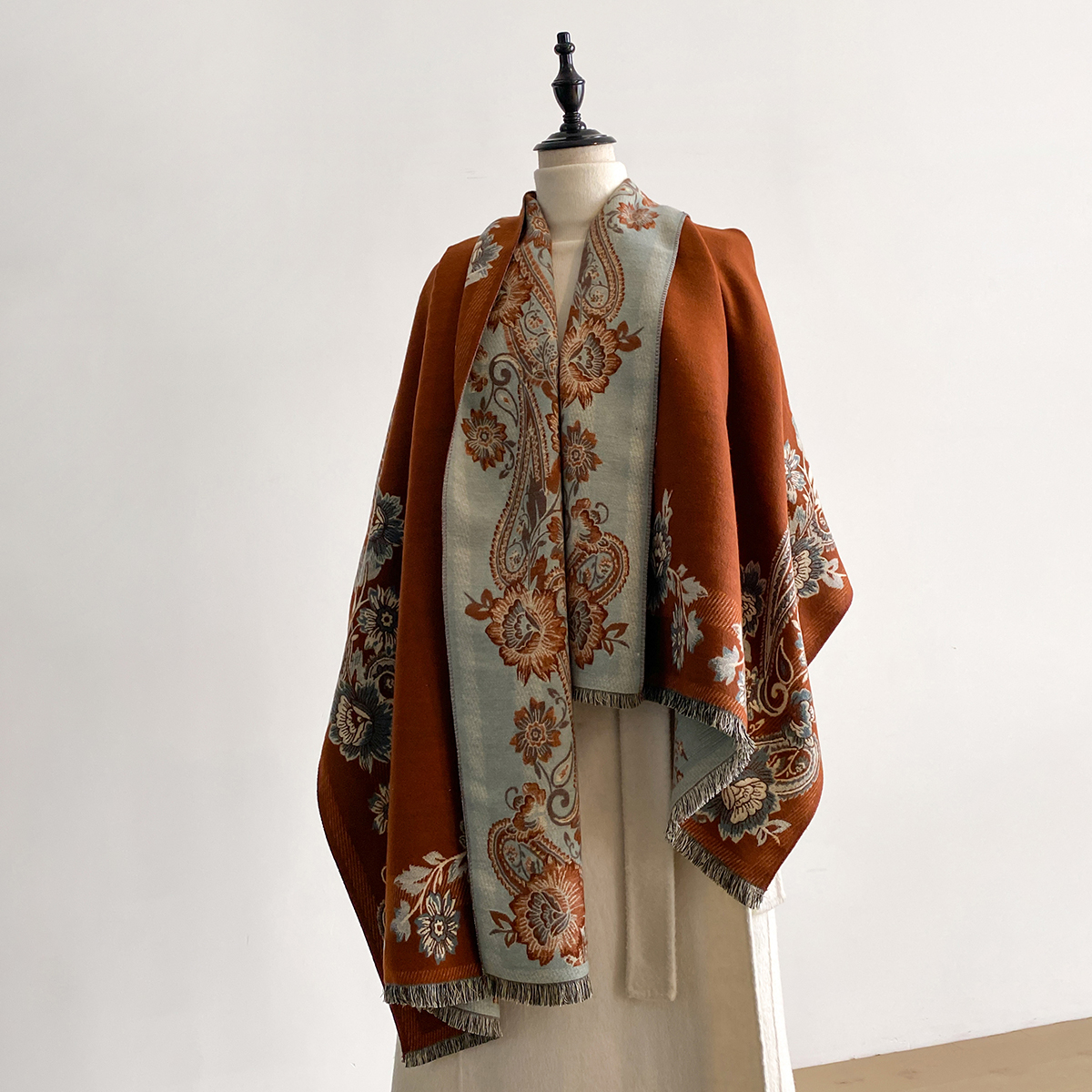 Зимнее роскошное утепленное те – обзор и цена Woven Scarf Blanket