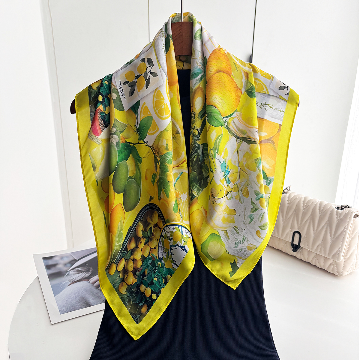 Роскошный квадратный шарф с цв – обзор и цена Scarf Silk Square