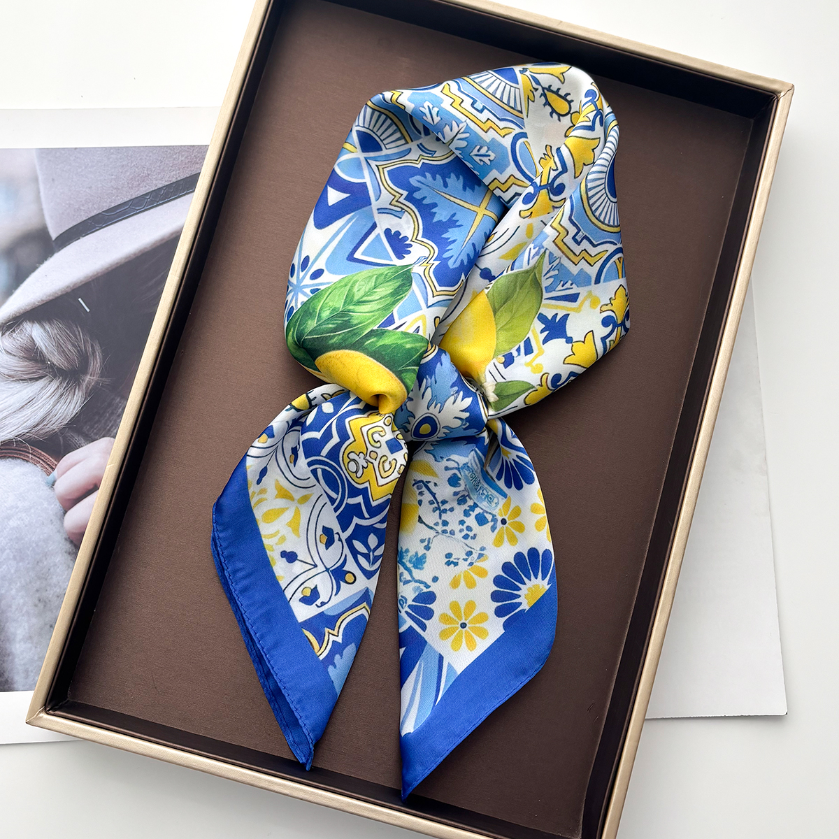 Роскошный квадратный шарф с цв – обзор и цена Scarf Silk Square